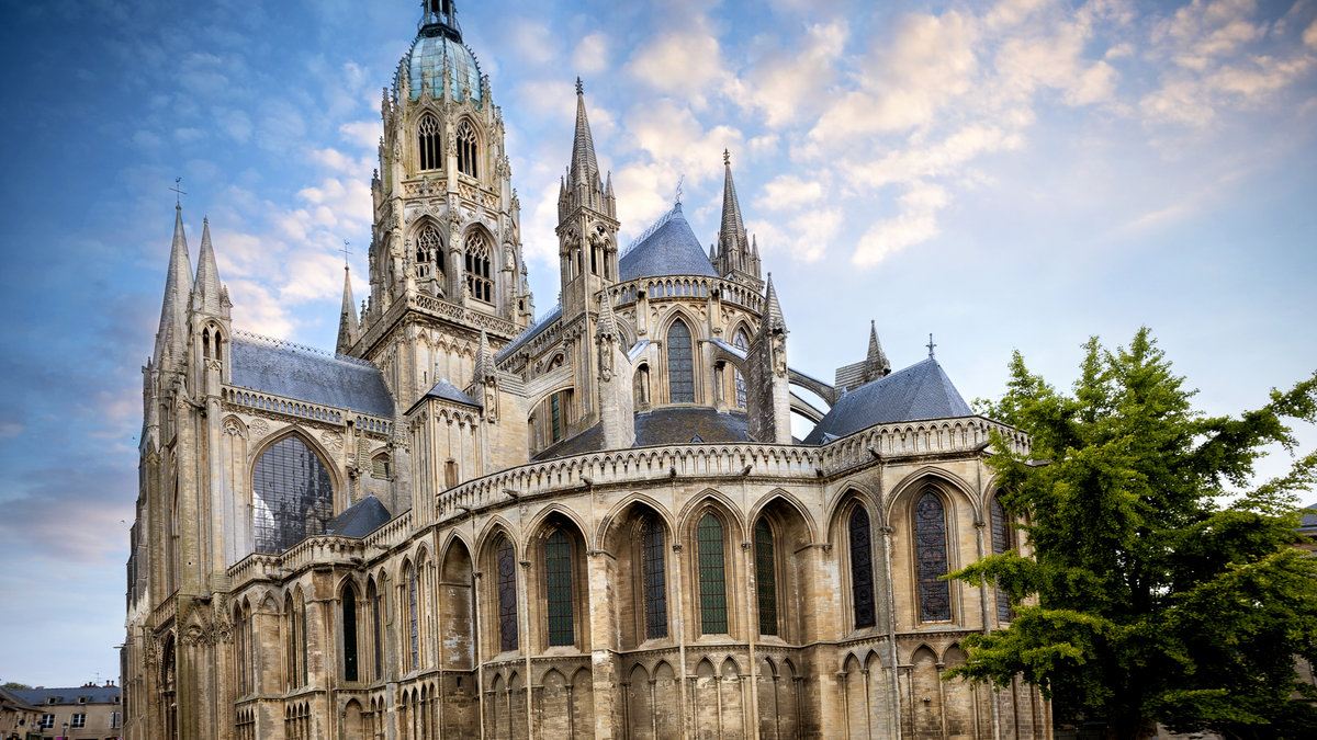 Cathedrale-de-Bayeux.jpg