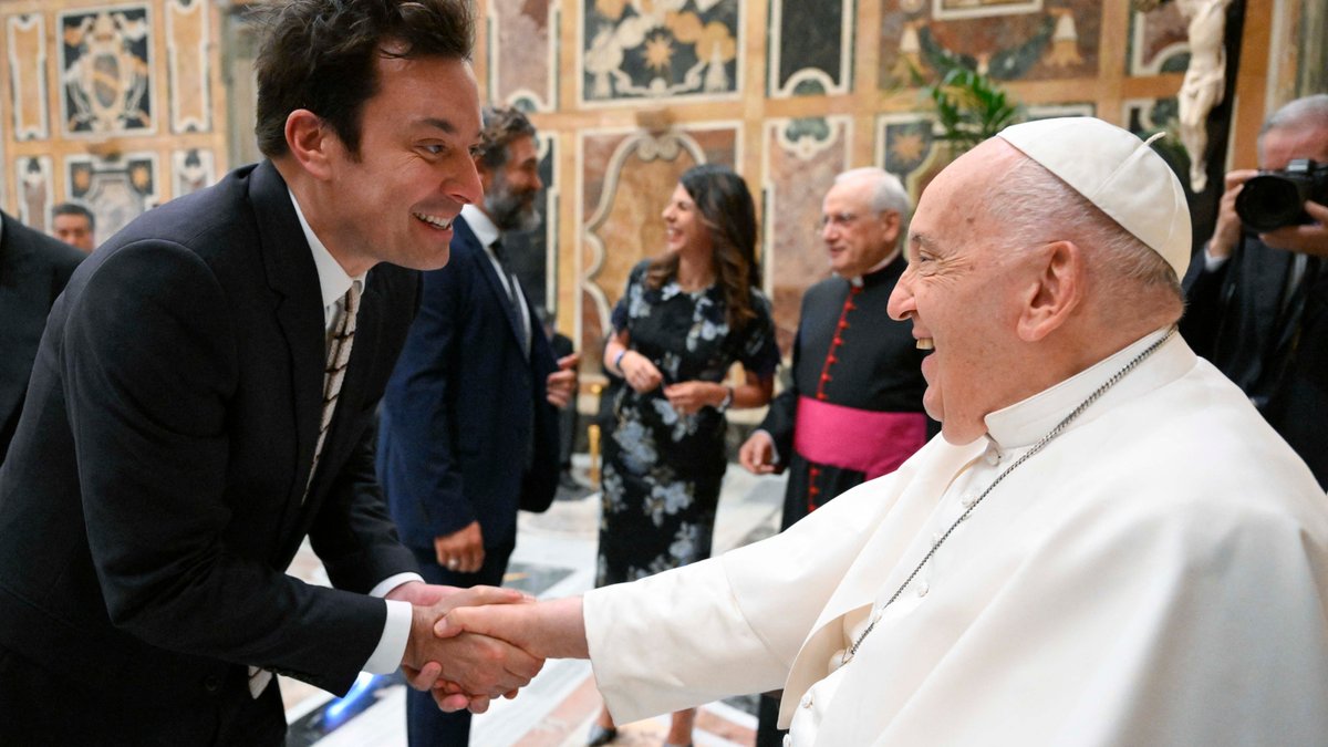 Jimmy Fallon meets Pope Francis at the Vatican