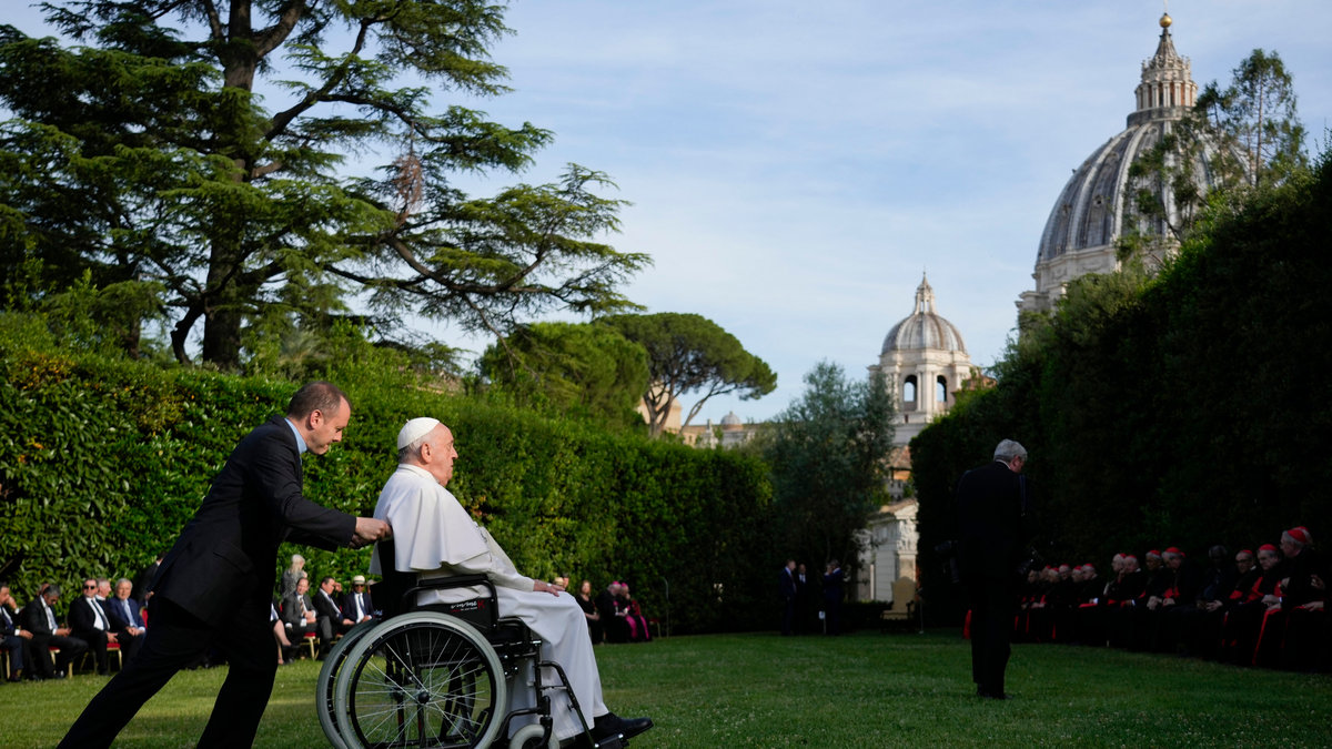 Pope Francis peace prayers in the Vatican Gardens