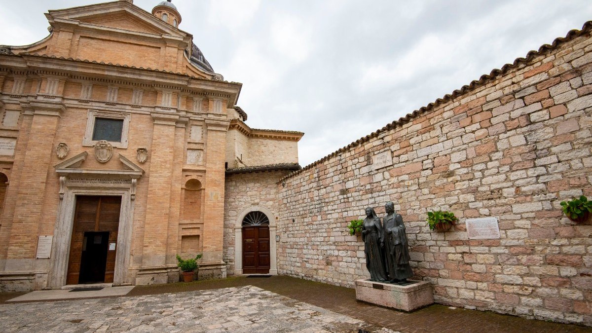 CHIESA-NUOVA-ASSISE.jpg