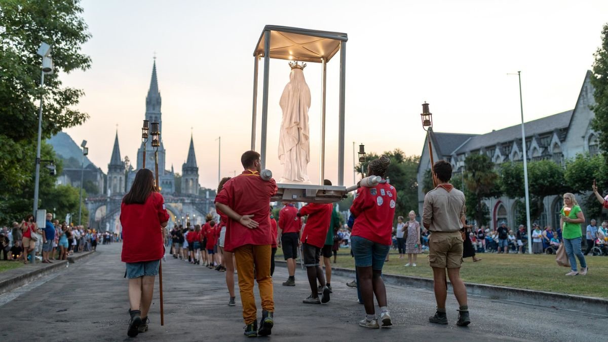SCOUTISME-SANCTUAIRE-DE-LOURDES