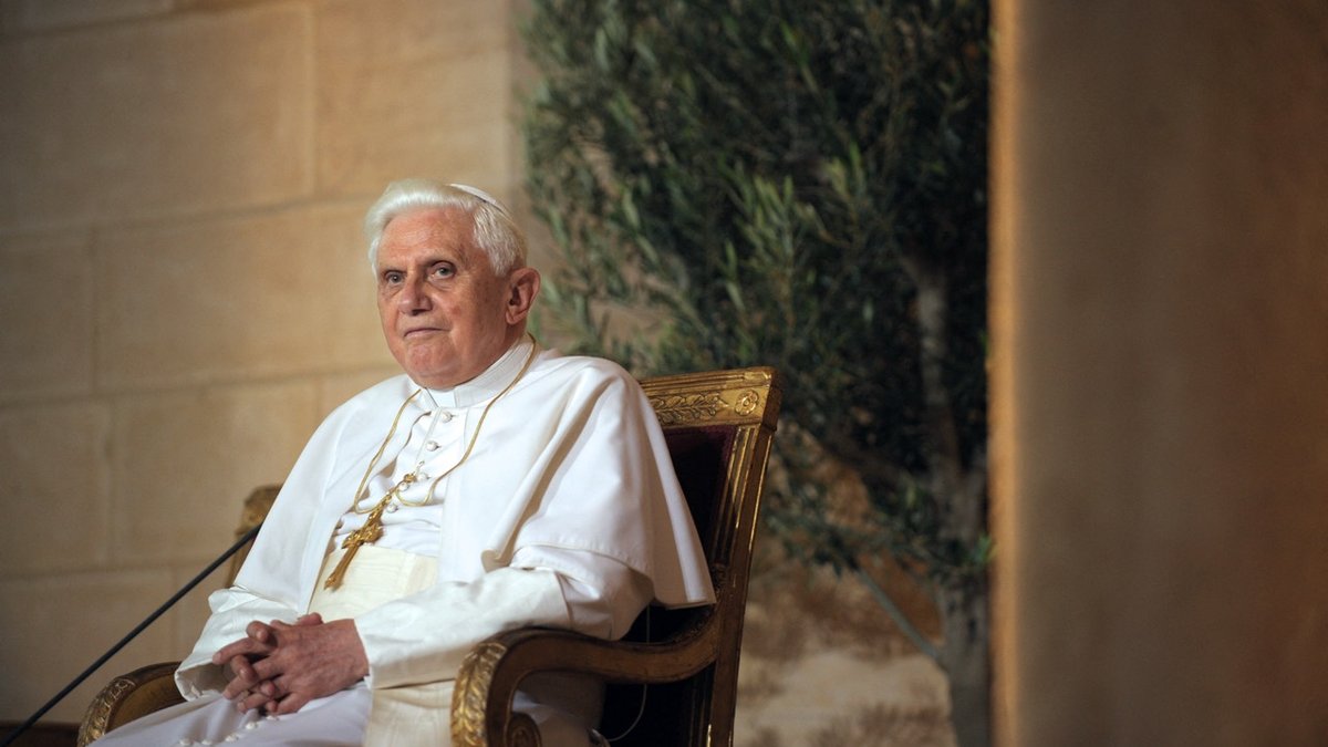 Benedykt XVI w Kolegium Bernardynów w Paryżu