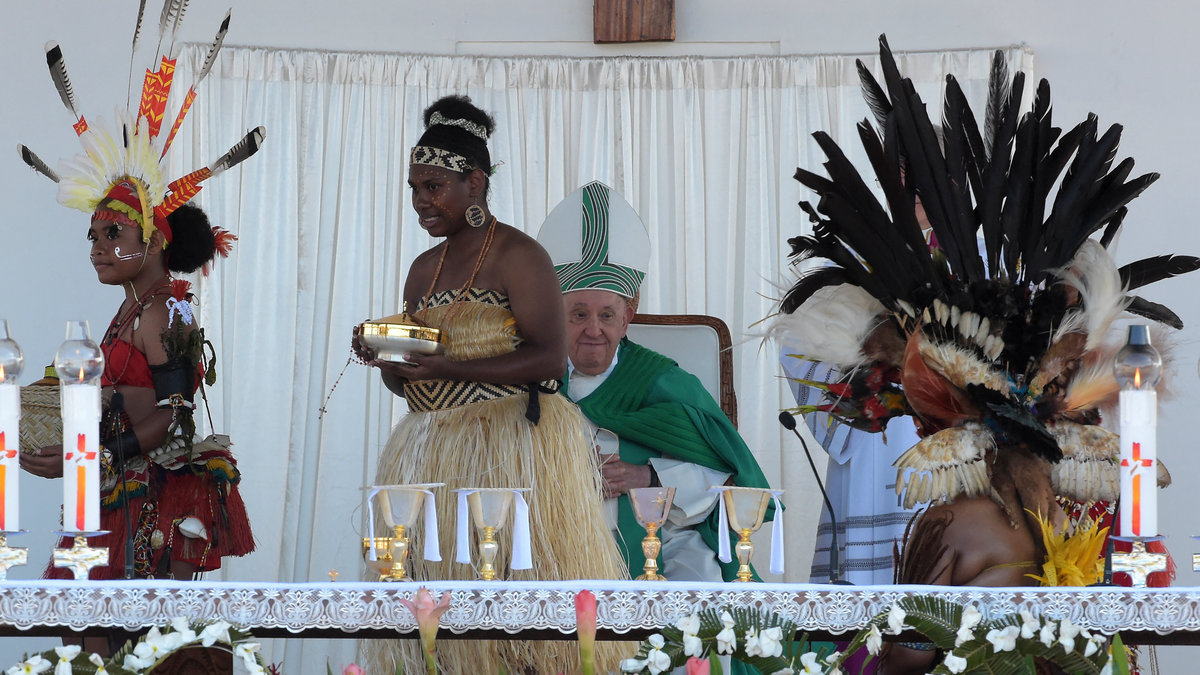 Pope Francis-mass-Sir John Guise Stadium-Port Moresby-Papua New Guinea