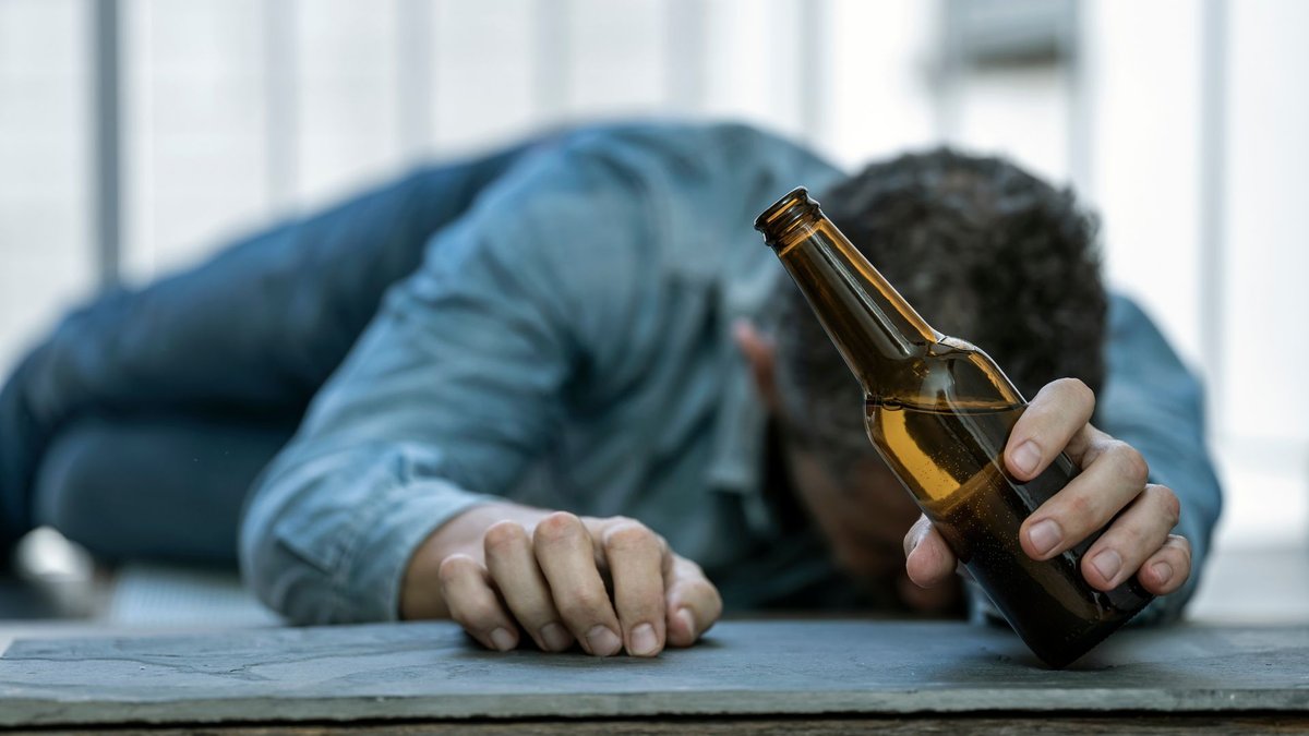 Alkoholizm w rodzinie. Wywiad z ks. Markiem Dziewieckim