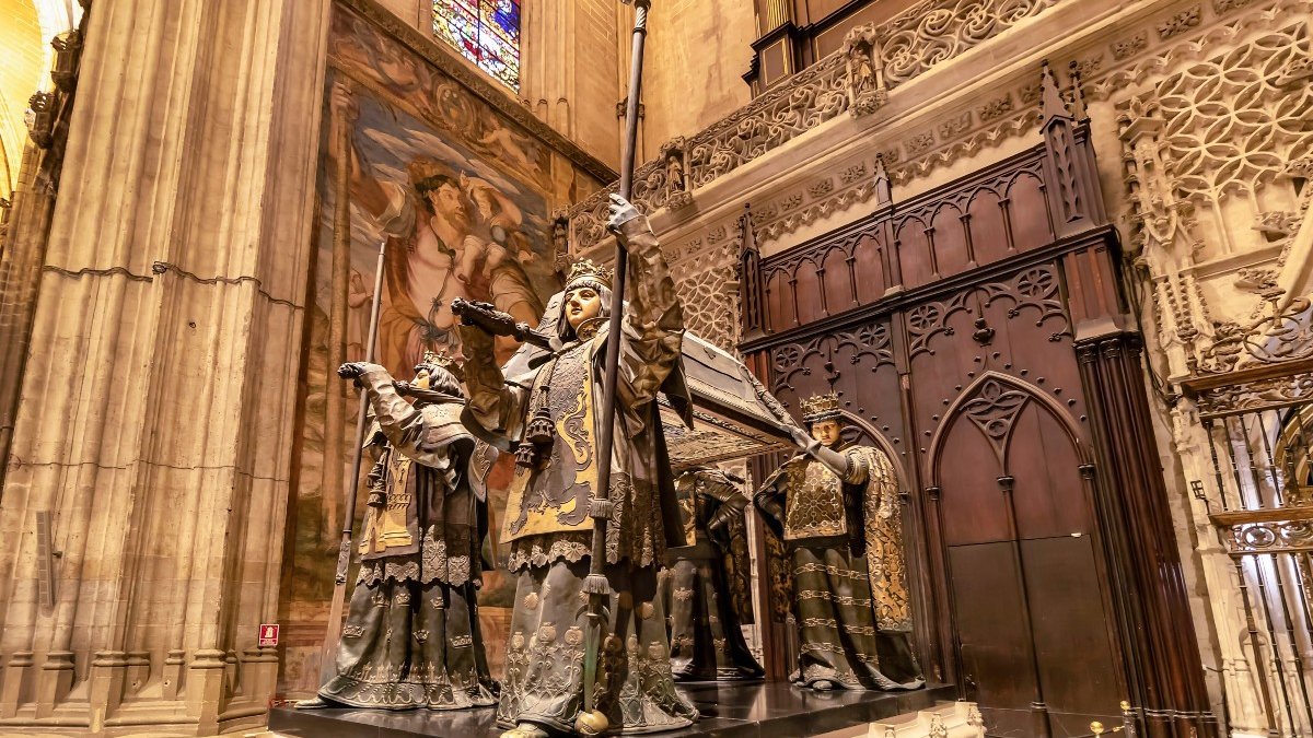 Tomb-Cristobal-Colon-Seville-shutterstock
