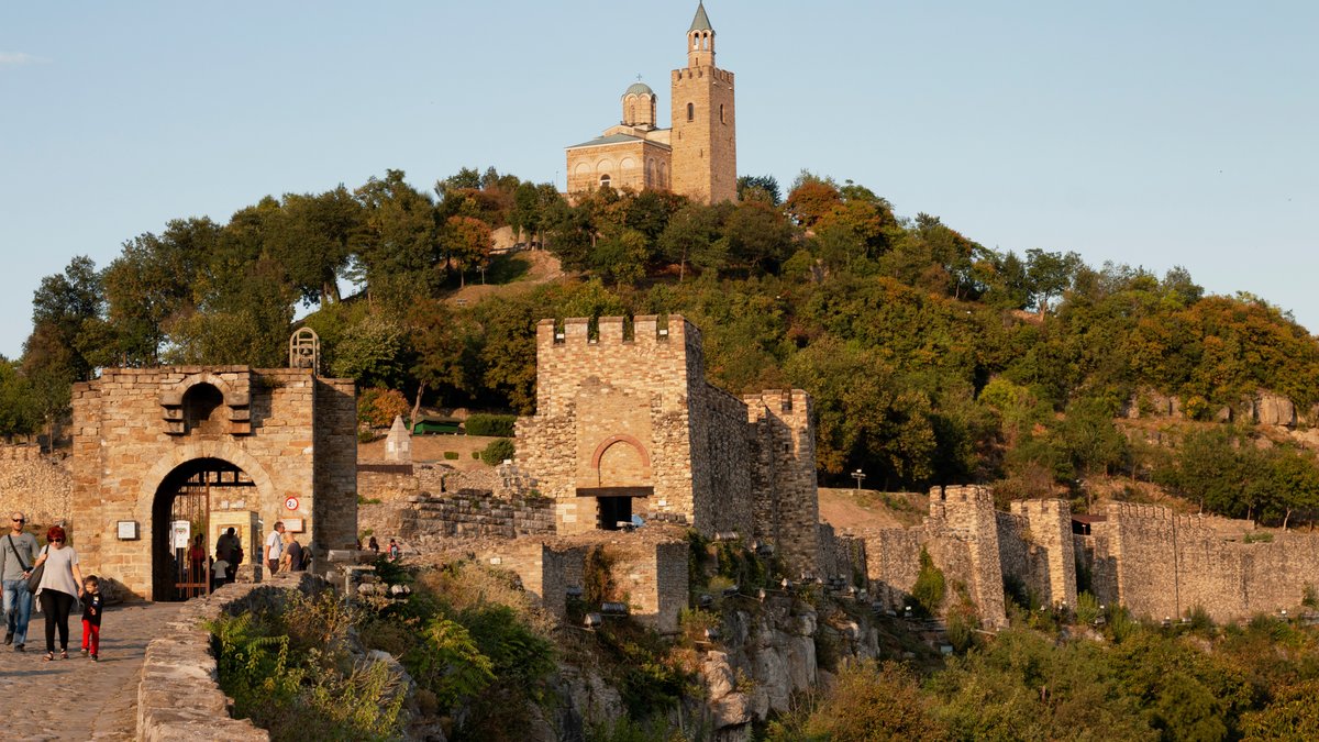 Veliko-Tarnovo-Bulgaria-08-21-2017-Tsarevets-Fortress-is-a-medieval-fortress-located-on-a-hill-of-the-same-name-in-Veliko-Tarnovo-northern-Bulgaria.jpg