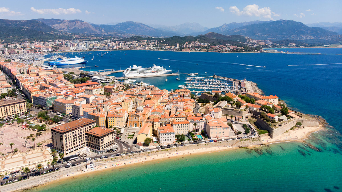 CORSE-AJACCIO-shutterstock