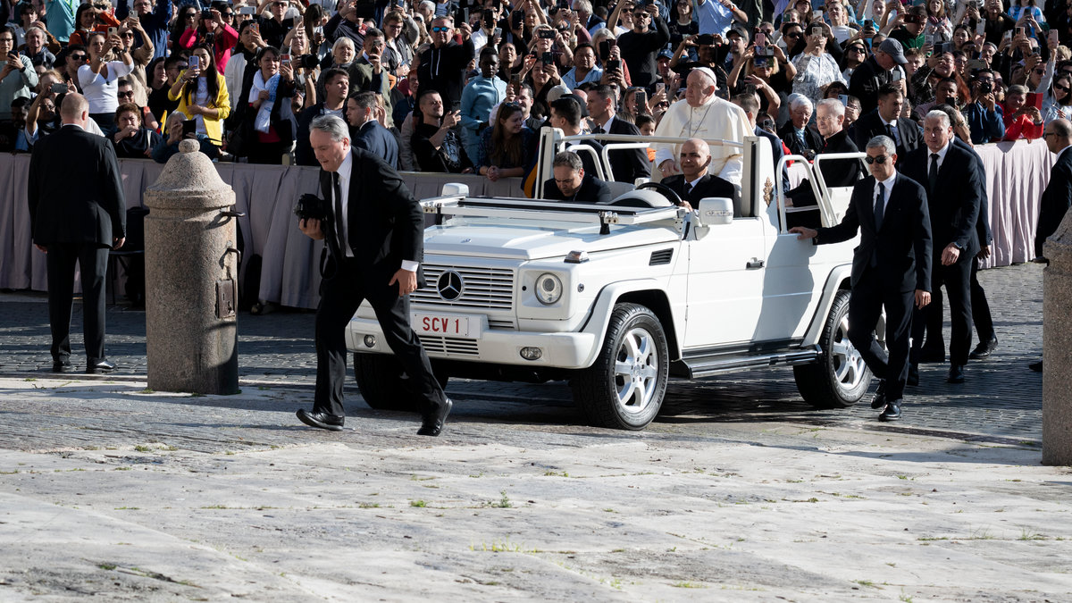 Francesco Sforza-Vatican Media-Pope's personal photographer