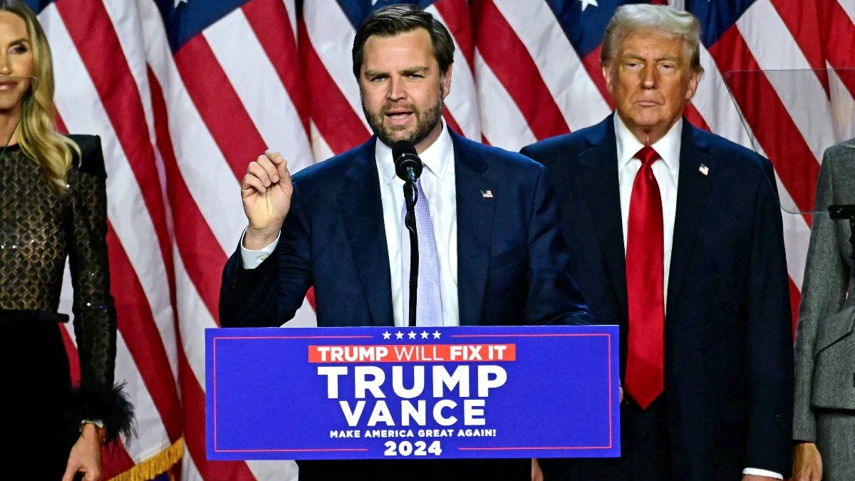 JD-VANCE-000_36LN9R4.jpg