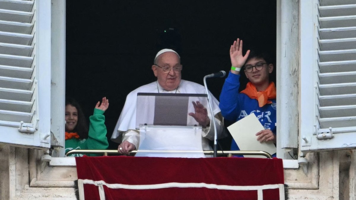 Angelus-with-children.jpg