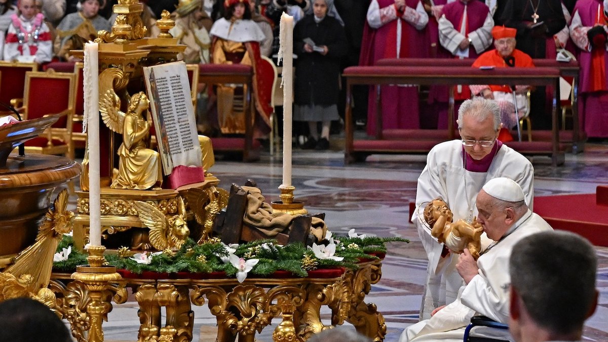 Pope kisses Baby Jesus Mary Mother of God