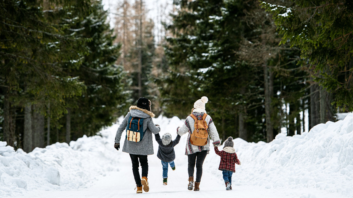 winter-family-people-outside-