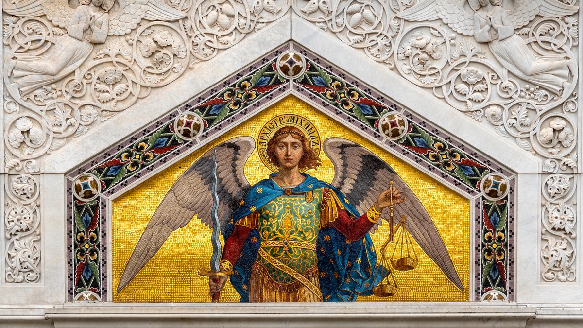 Mosaique-de-lArchange-Michael-a-lentree-nord-de-leglise-de-Saint-Spyridon-Trieste-Italie.jpg
