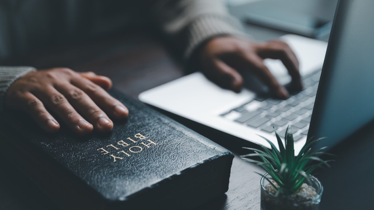 Komputer, Biblia i modlitwa