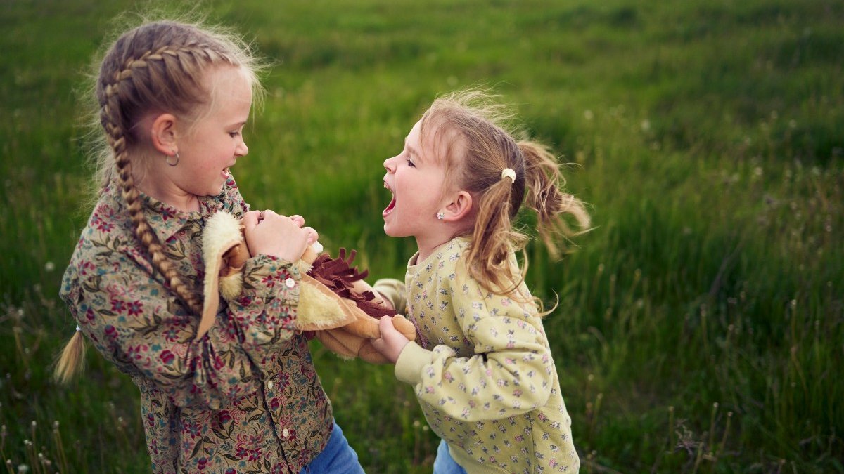 ARGUE-SISTERS.jpg