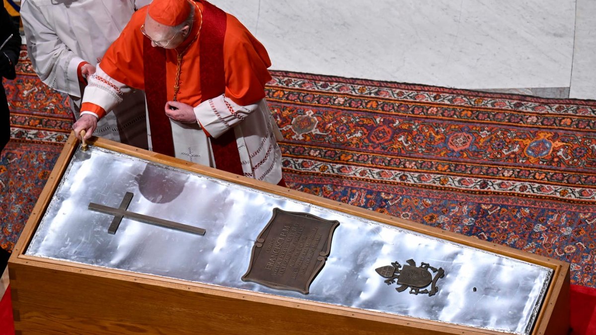 Closing-of-the-Coffin-of-the-late-Roman-Pontiff-Pope-Francis-Vatican-Media
