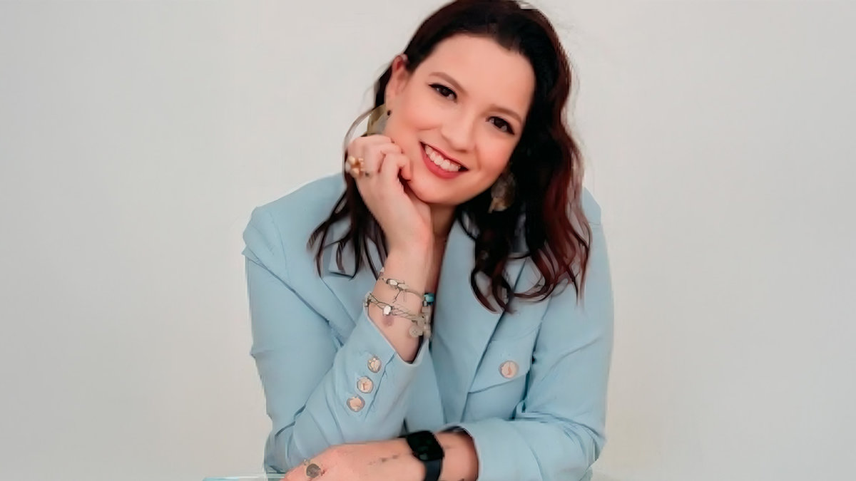Laura Favron