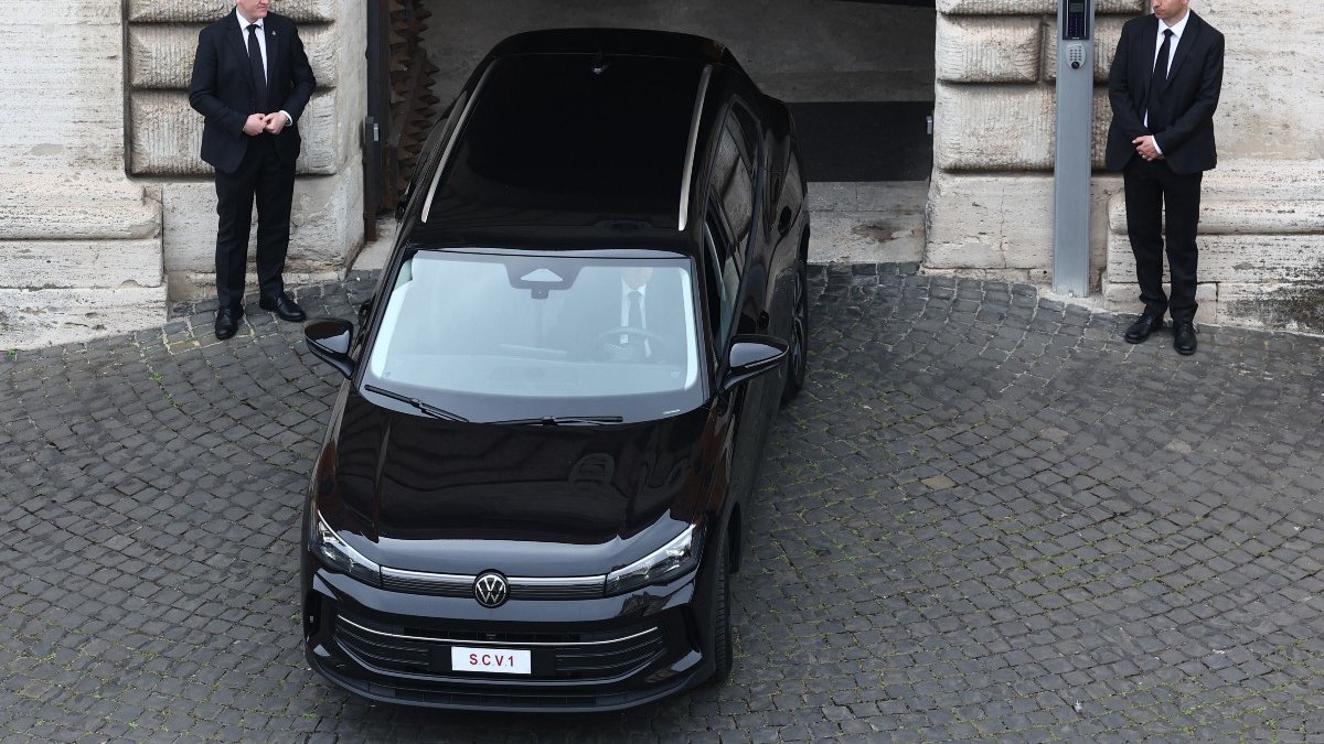 BLACK-PAPAMOBILE