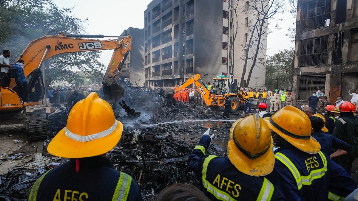 tragedy airplane india