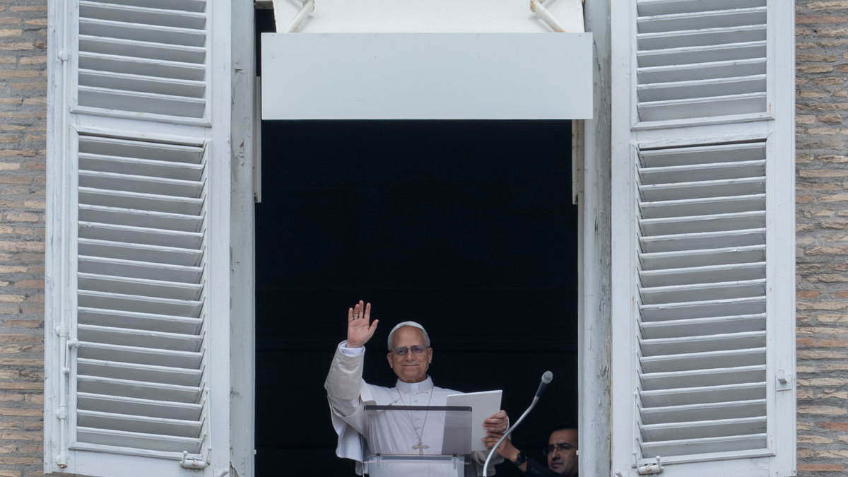 pope-leo-xiv--st.-peter's-square-angelus-prayer
