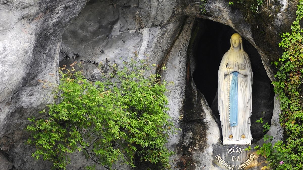 vierge-de-lourdes.jpg
