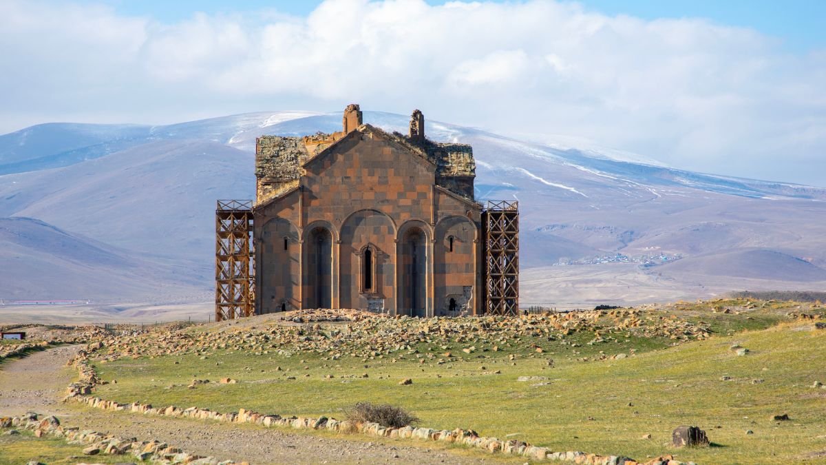 Cathedrale-dAni.jpg