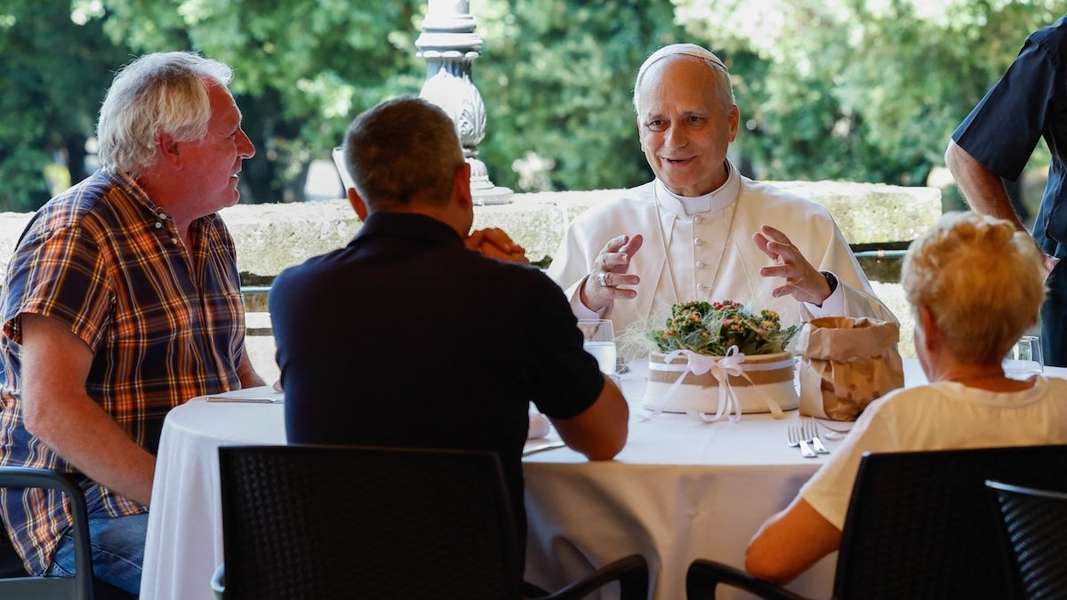 Leo-lunch-with-Caritas-beneficiaries.jpg