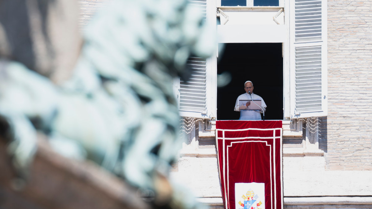pope-leo-xiv-apostolic-palace-angelus-vatican