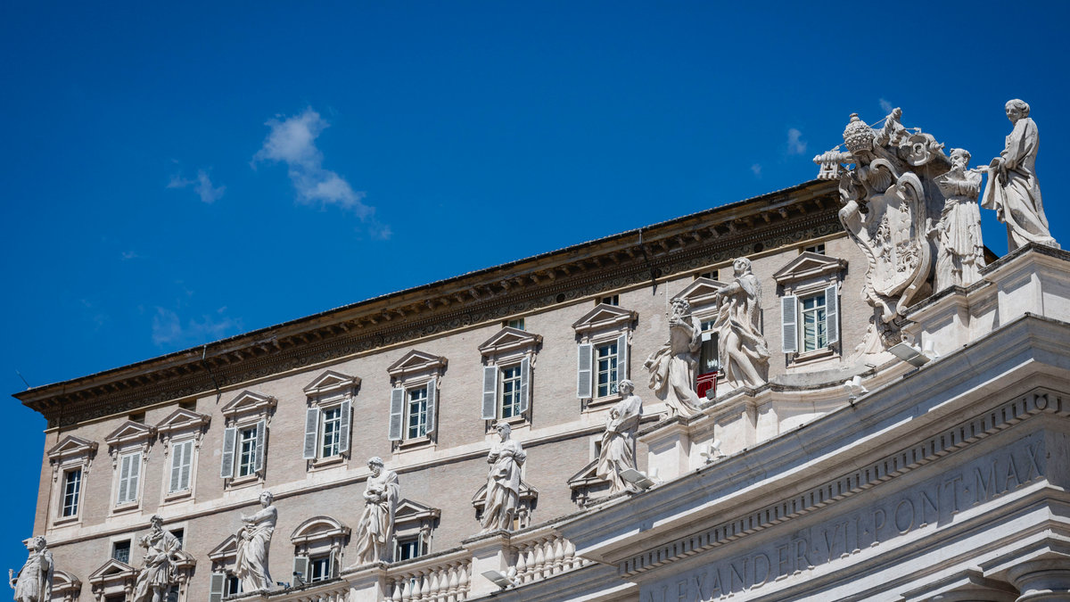 apostolic-palace-the-official-residence-of-the-pope-in-vatican-city