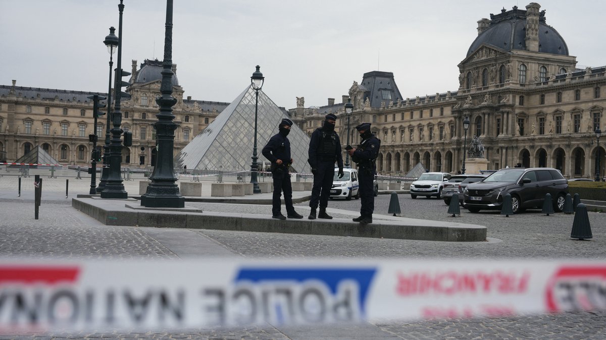 The Louvre with police tape