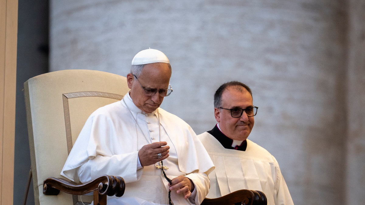 pope-leo-XIV-prayer-vigil-rosary-