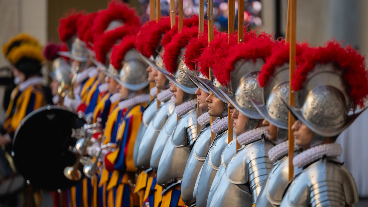 pontifical-swiss-guards-swearing-oath-ceremony-vatican