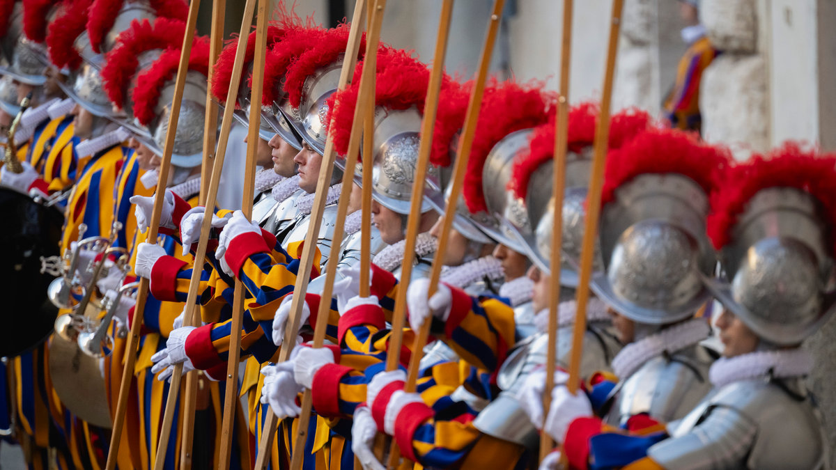 pontifical-swiss-guards-swearing-oath-ceremony-vatican