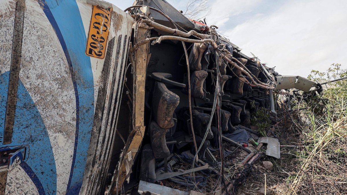 Peru-road-crash-driving
