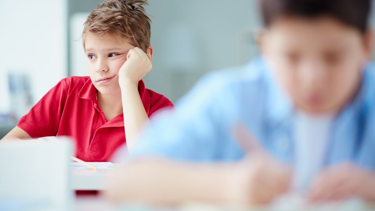 Mon enfant a du mal à se concentrer en classe : que faire ?
