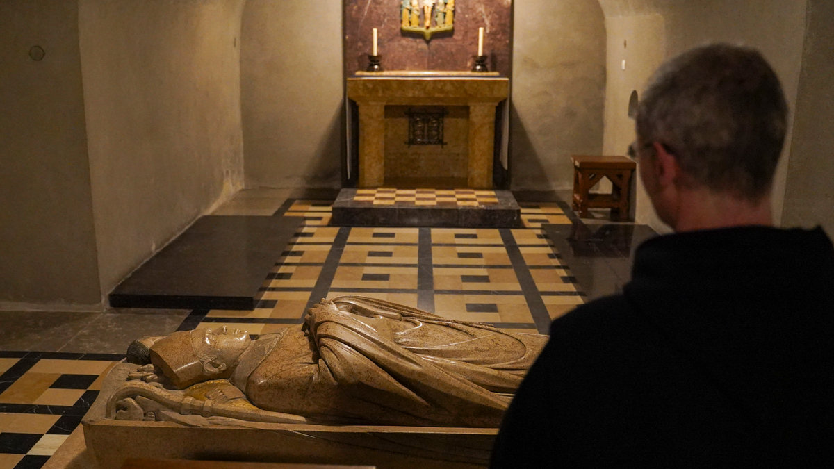 statue-dom-gueranger-crypte-solesmes-afp
