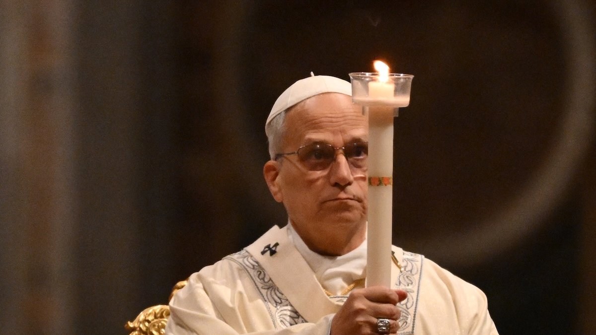 pope-candle-light.jpg