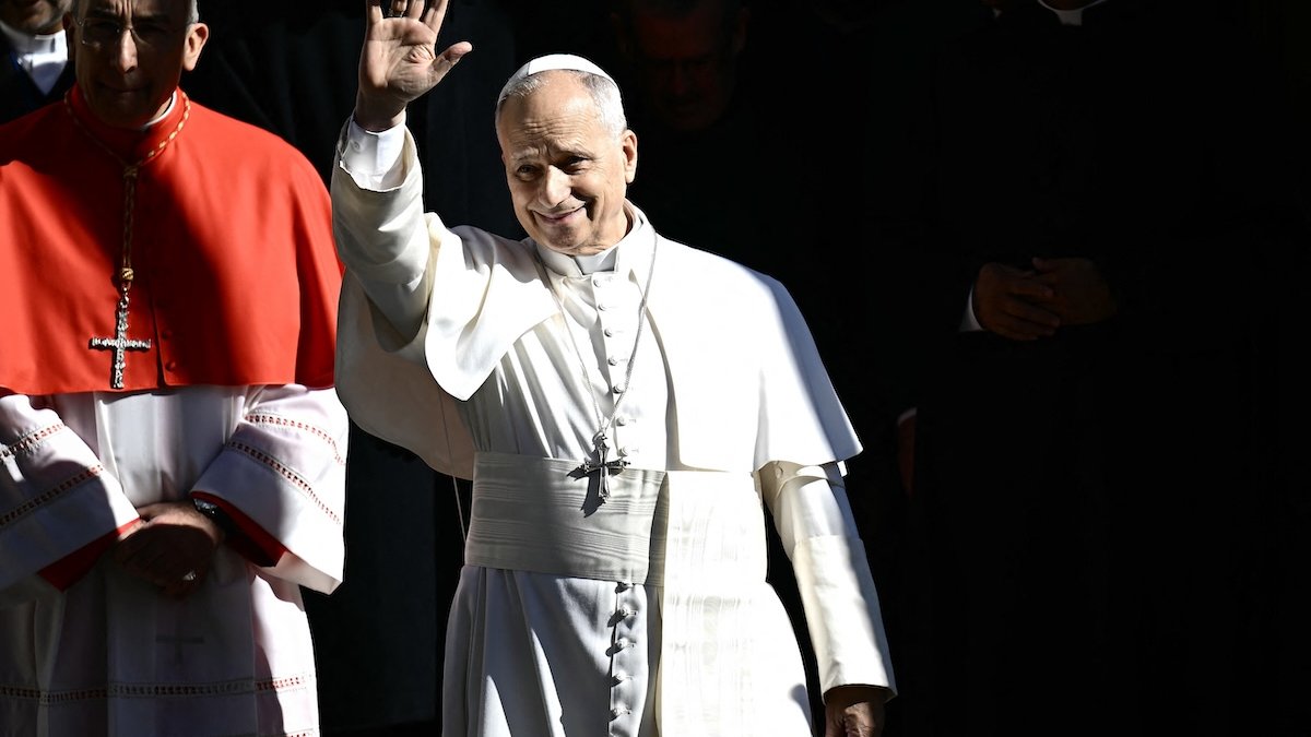 pope-greeting-dark-white.jpg