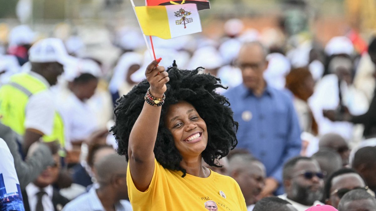 ANGOLA-MASS.jpg