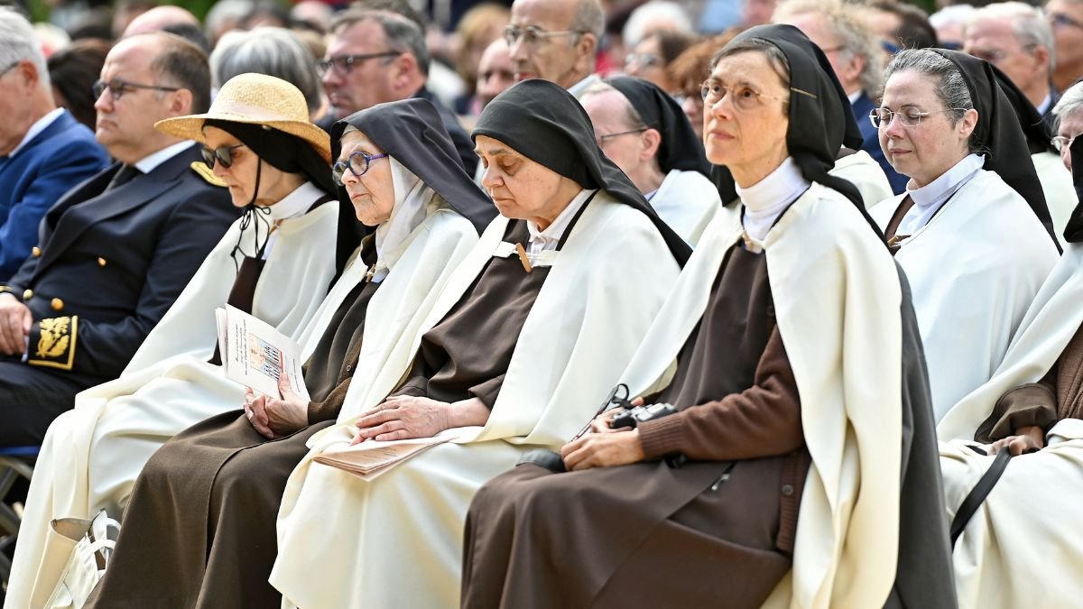 CARMELITES-COMPIEGNE.jpg