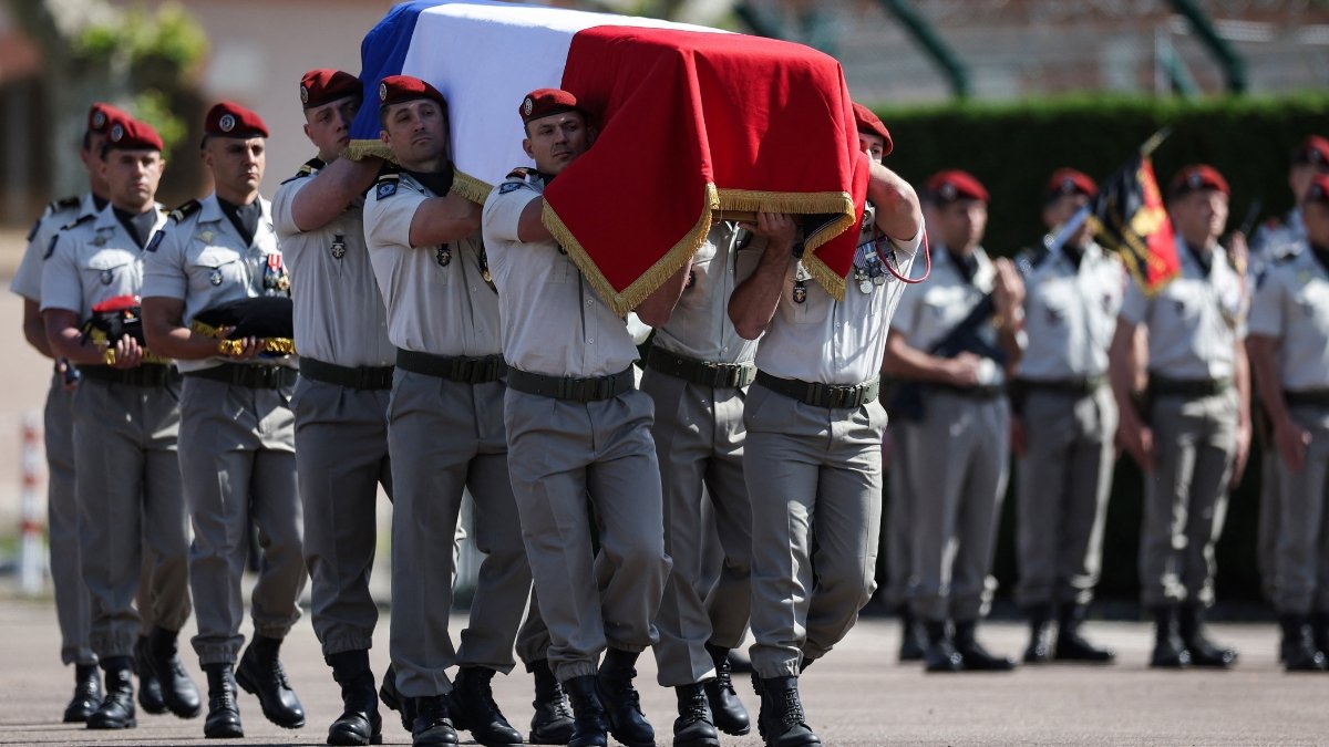 Florian-Montorio-hommage-militaire.jpg