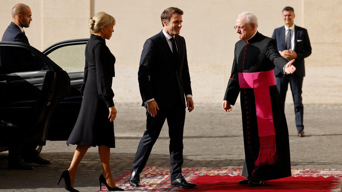 MACRON-VATICAN.jpg