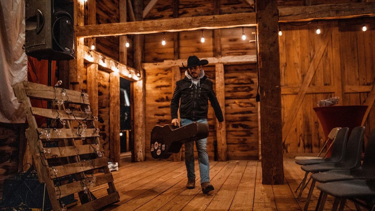 bradley-banning-country-musician.jpg