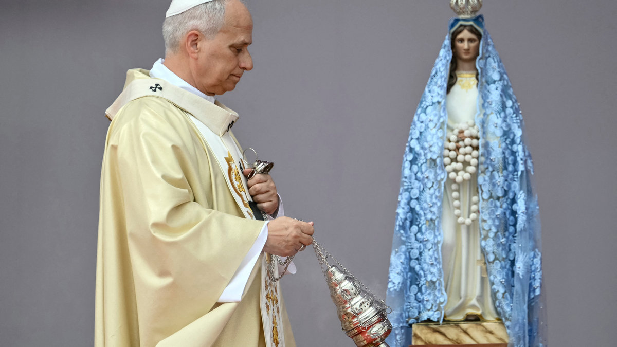 pope-leo-xiv-holy-mass-kilamba-africa