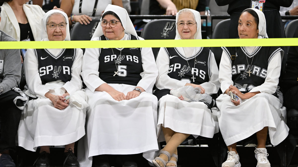 Nuns San Antonio Spurs