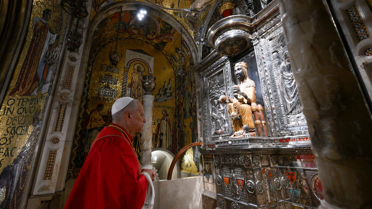 pope-leo-xiv-virgin-montserrat-abbey-our-lady-montserrat-barcelona-spain