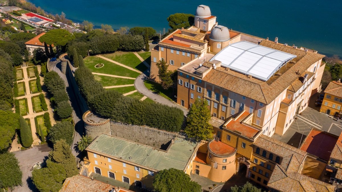 castel-apostolic-palace.jpg