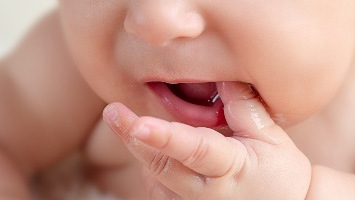 teething baby