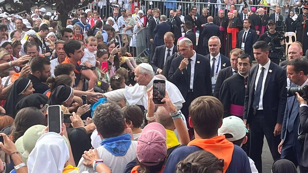 LOURDES-PAPE-1.jpg