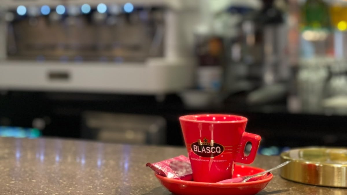 cafe-pape-leon-XIV-LOURDES.jpg